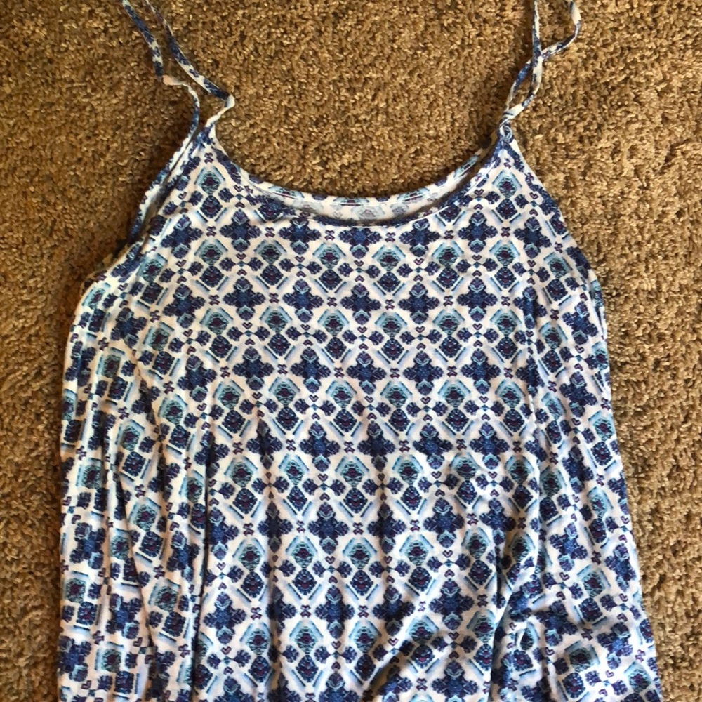 Patterned tank
